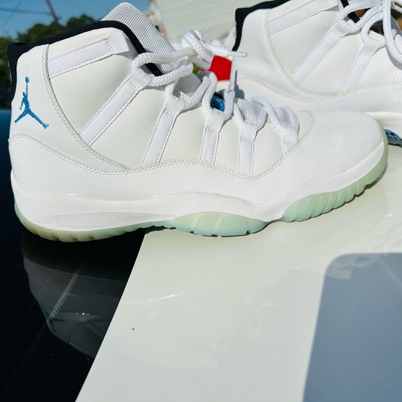 Jordan 11 - Picture 2 of 7
